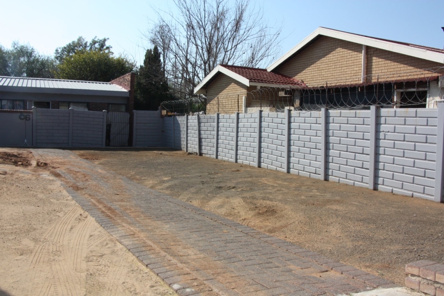 2 Bedroom Property for Sale in Pellissier Free State